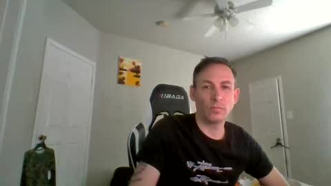 Snapshot of cmypenis chatting on 01/17/25, 06:23 Master Bates online show from 01/17/25, 06:23