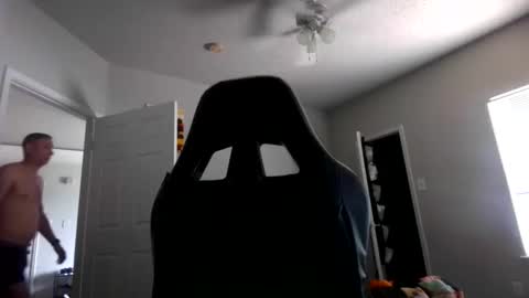 Snapshot of cmypenis chatting on 06/04/26, 06:58 Master Bates online show from 06/04/26, 06:58