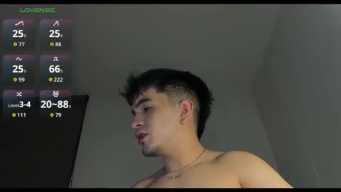 Snapshot of cmzo_ chatting on 01/18/26, 03:43 Johan online show from 01/18/26, 03:43