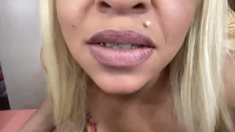 CocaNutt online show from 01/12/26, 02:11