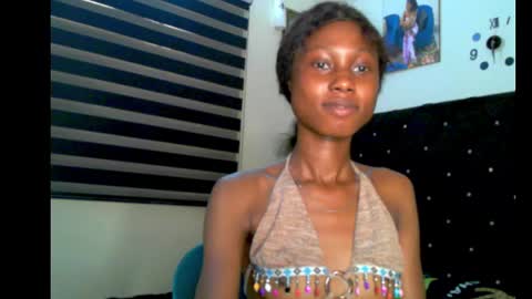 Snapshot of coco_petitqueen chatting on 01/19/25, 07:46 coco_petitqueen online show from 01/19/25, 07:46