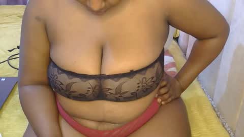 Snapshot of coco_vibes chatting on 06/09/26, 09:32 Zuri online show from 06/09/26, 09:32