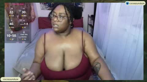 Snapshot of cocoasundaze chatting on 04/03/26, 04:16 Sunnye Daze online show from 04/03/26, 04:16