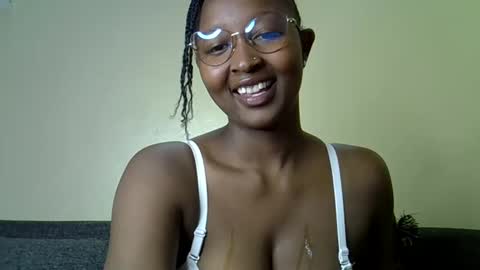 Coco online show from 04/11/26, 05:01