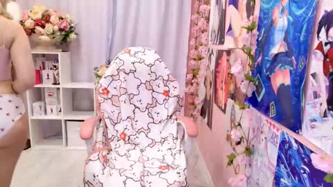 Snapshot of coconut_mia chatting on 09/19/25, 03:24 Mia online show from 09/19/25, 03:24