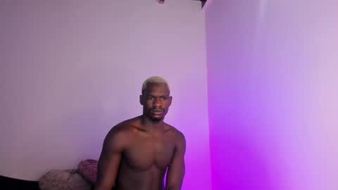 Snapshot of coddy_fit chatting on 11/14/25, 12:15 cody online show from 11/14/25, 12:15