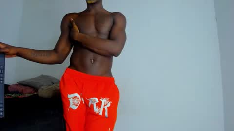 Snapshot of coddy_fit chatting on 12/17/25, 11:27 cody online show from 12/17/25, 11:27