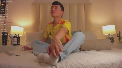 Snapshot of cody_johnsonn_ chatting on 09/19/25, 07:47 CODY online show from 09/19/25, 07:47