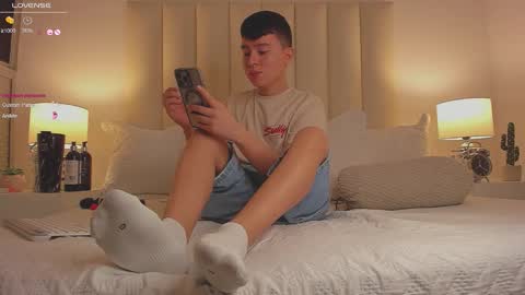 Snapshot of cody_johnsonn_ chatting on 10/07/25, 07:33 CODY online show from 10/07/25, 07:33