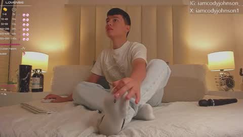 Snapshot of cody_johnsonn_ chatting on 10/16/25, 08:32 CODY online show from 10/16/25, 08:32