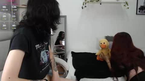 Phia And Luna online show from 10/09/25, 03:37