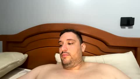 Snapshot of cohenda22 chatting on 10/25/25, 02:02 Twitteer silvath97 cohendasilva12 online show from 10/25/25, 02:02