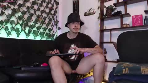 Snapshot of colby_scott chatting on 09/19/25, 02:24 Colby Scott online show from 09/19/25, 02:24