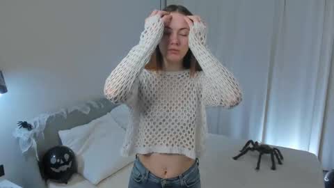 Snapshot of colbymcroberts chatting on 10/31/25, 01:17 Carry online show from 10/31/25, 01:17