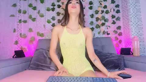 colett online show from 10/11/25, 12:04