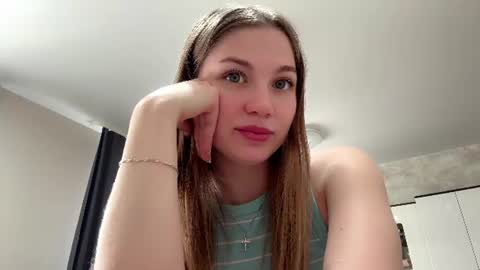 Snapshot of coletteyett chatting on 06/10/26, 09:52 Emilia online show from 06/10/26, 09:52