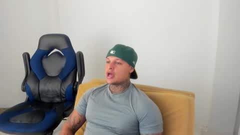 Snapshot of colin_prince2 chatting on 12/04/24, 02:09 COLIN online show from 12/04/24, 02:09