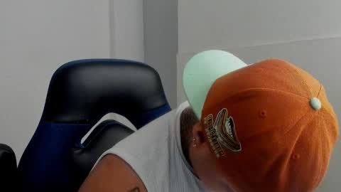 Snapshot of colin_prince2 chatting on 02/28/25, 06:52 COLIN online show from 02/28/25, 06:52