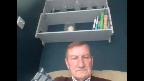 Snapshot of colinbeech chatting on 12/03/24, 02:38 colinbeech online show from 12/03/24, 02:38