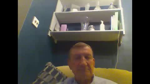 Snapshot of colinbeech chatting on 01/13/25, 08:37 colinbeech online show from 01/13/25, 08:37
