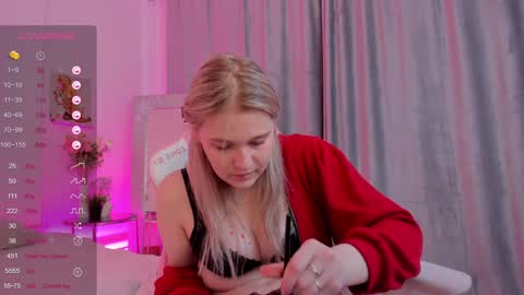 Collen Mon Tue Wed Thu Fri GMT 3 0300am - 0900am  online show from 01/19/25, 07:04