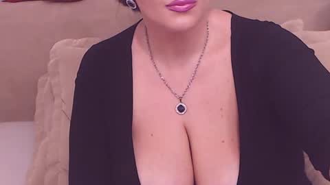Snapshot of college_dream_bbw chatting on 01/05/25, 07:17 Maddison online show from 01/05/25, 07:17