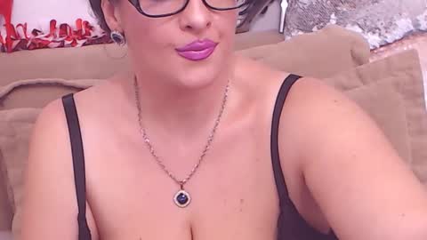 Snapshot of college_dream_bbw chatting on 01/05/25, 08:21 Maddison online show from 01/05/25, 08:21