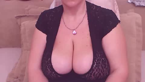 Snapshot of college_dream_bbw chatting on 02/02/25, 05:42 Maddison online show from 02/02/25, 05:42