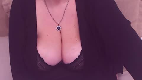 Snapshot of college_dream_bbw chatting on 02/10/25, 12:19 Maddison online show from 02/10/25, 12:19
