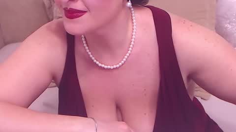 Snapshot of college_dream_bbw chatting on 02/20/25, 01:57 Maddison online show from 02/20/25, 01:57