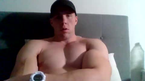Snapshot of college_muscle chatting on 01/31/25, 01:12 foreverxshredded online show from 01/31/25, 01:12
