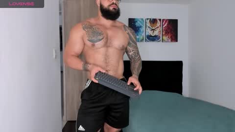 college_muscle_ass online show from 01/13/26, 12:43