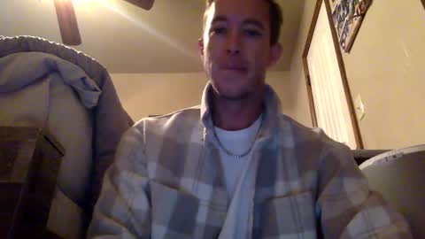 Snapshot of collegedudejames chatting on 12/15/25, 03:05 DILF James online show from 12/15/25, 03:05