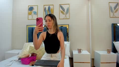 Snapshot of collins_aria chatting on 05/28/26, 12:24 valentina online show from 05/28/26, 12:24