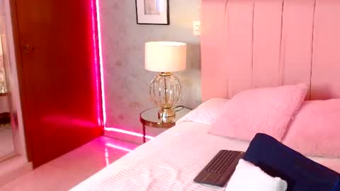 Gia Colins online show from 07/01/26, 12:29