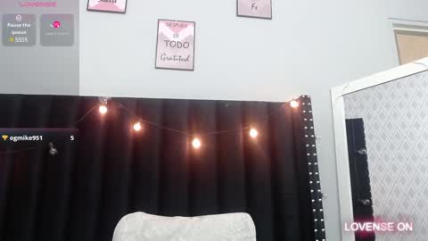 Snapshot of colombia_mommy_ chatting on 12/12/24, 12:33 GRETCHEN online show from 12/12/24, 12:33