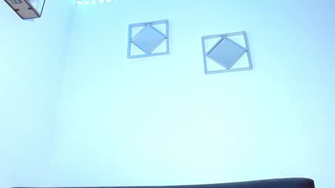 Snapshot of colombianmiilf_ chatting on 01/11/25, 07:17 Nahomi online show from 01/11/25, 07:17