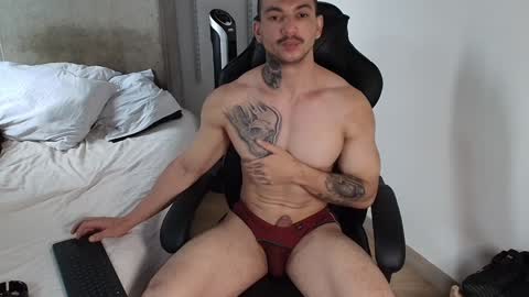 Snapshot of colombianmuscle8 chatting on 02/05/25, 06:26 colombianmuscle8 online show from 02/05/25, 06:26