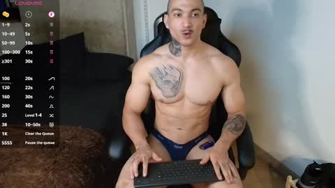 Snapshot of colombianmuscle8 chatting on 09/13/25, 01:16 colombianmuscle8 online show from 09/13/25, 01:16