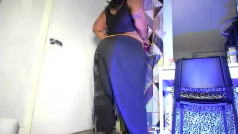 Noni online show from 04/27/26, 04:21