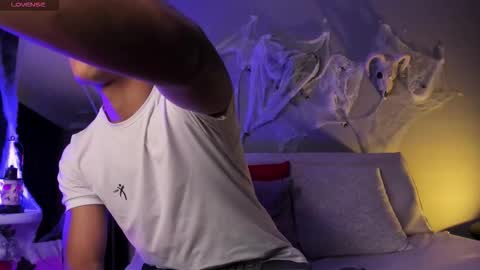 colstorw_ online show from 10/21/25, 10:38