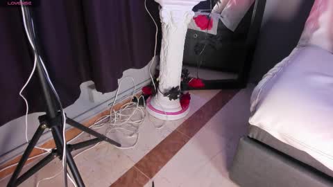 colstorw_ online show from 10/27/25, 10:41