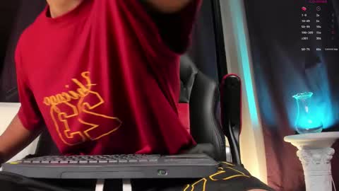 colstorw_ online show from 11/28/25, 10:18