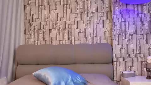 Jhoan online show from 09/15/25, 04:23