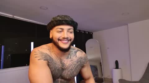 Jhoan online show from 10/17/25, 02:04