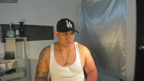 Snapshot of coltonmassif_ chatting on 12/20/24, 07:22 coltonmassif_ online show from 12/20/24, 07:22