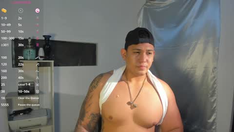 Snapshot of coltonmassif_ chatting on 12/21/24, 06:41 coltonmassif_ online show from 12/21/24, 06:41