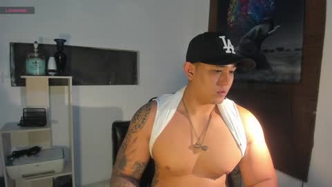 Snapshot of coltonmassif_ chatting on 12/29/24, 03:00 coltonmassif_ online show from 12/29/24, 03:00