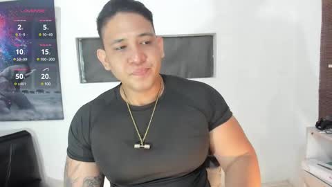Snapshot of coltonmassif_ chatting on 02/13/25, 12:46 coltonmassif_ online show from 02/13/25, 12:46