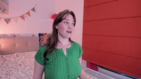 Snapshot of come_in_bed chatting on 05/22/26, 05:40 Audrey online show from 05/22/26, 05:40